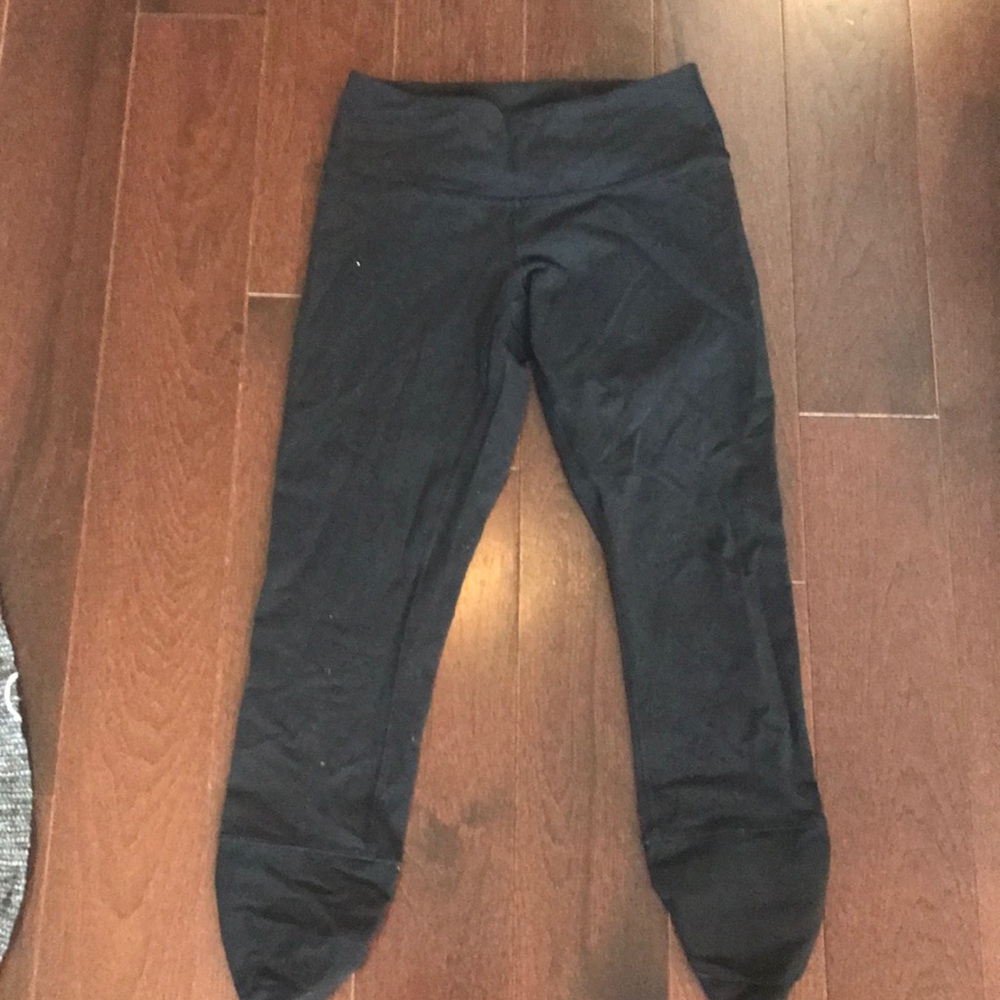 Black lululemon crops size 4
